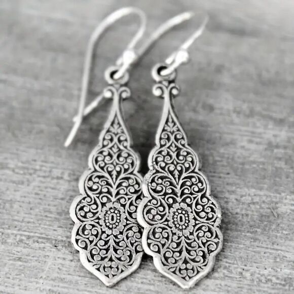 Silver Dangle Etched Teardrop Earrings Vintage Style Drop Pendant Retro Filigree - Picture 4 of 6
